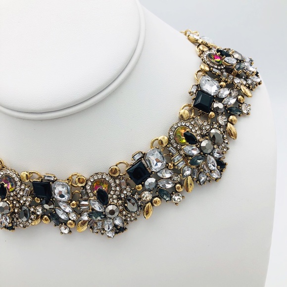 NWT Ava Statement Necklace Bib Jeweled Black Gold - Picture 3 of 8